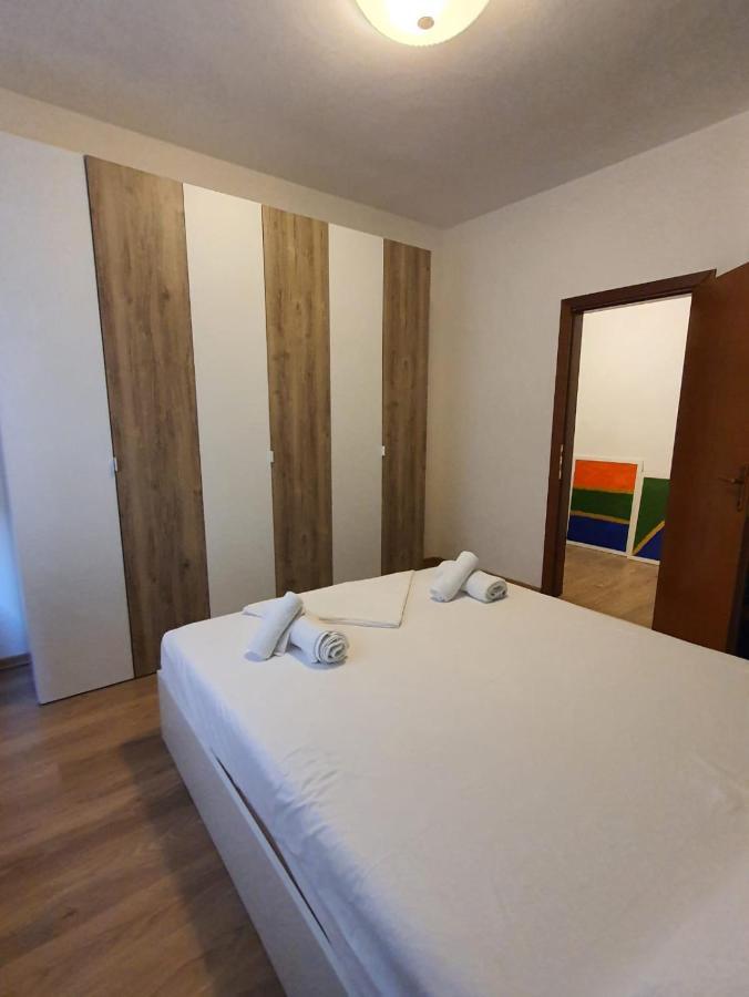 Heris'S Apartment Тирана Екстериор снимка